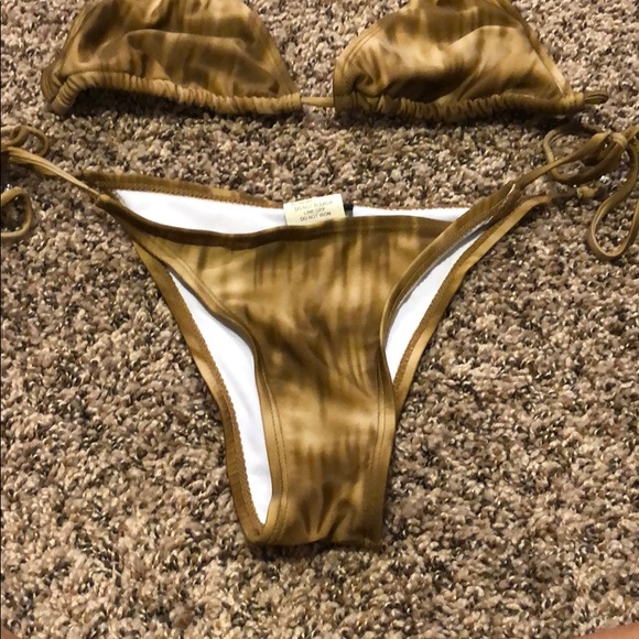 New bikini - Picture 3 of 5